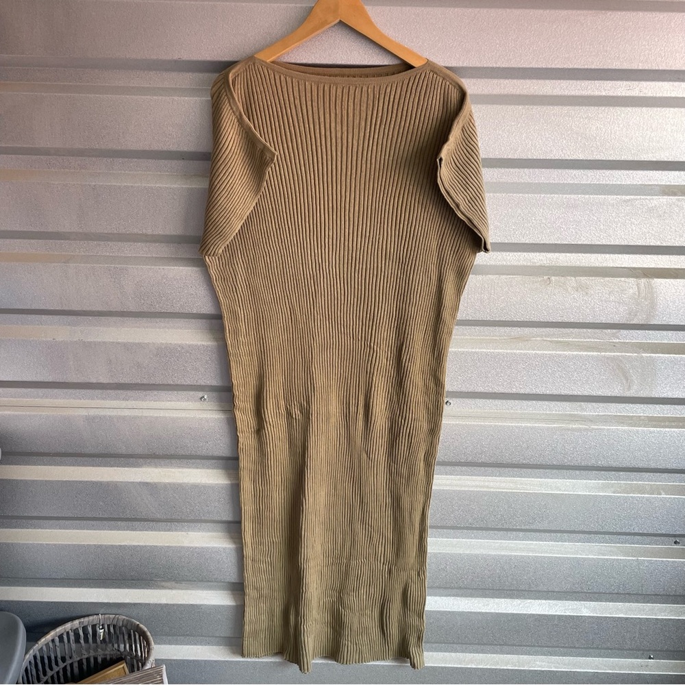 Lauren Manoogian ribbed column caftan dress